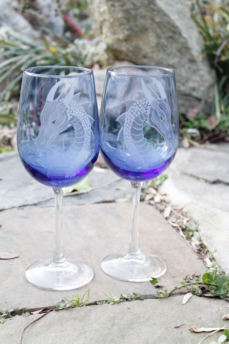 GGEngraving's tweet photo. Personalized Wedding gift wine glasses Dragons https://t.co/k4VDSI9Tov #wedding #WeddingGiftSet https://t.co/vCFEyinpZ0