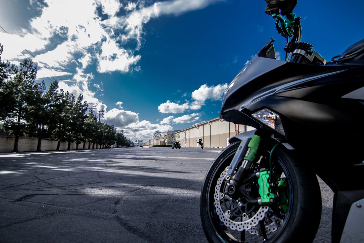 johnnyboylrg's tweet photo. Just hanging around enjoying the weather and watching my friends ride! #JohnnyBoyMedia #TeamImpaktech https://t.co/mzugjKZ9sN