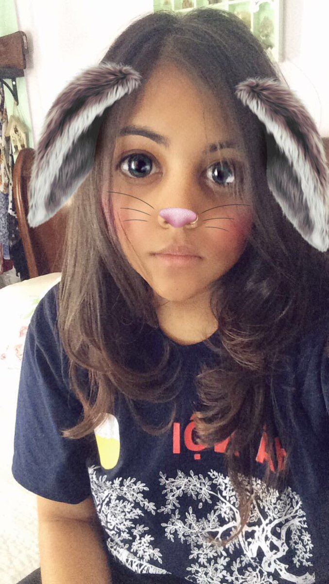 Zuzuvela3's tweet photo. What I say: Please, please cut as LITTLE as possible. What my haircutters hear: CUT? SCISSORS? **snipsnipsnip** Here we are 6 inches later. https://t.co/vgQwhmNRp7