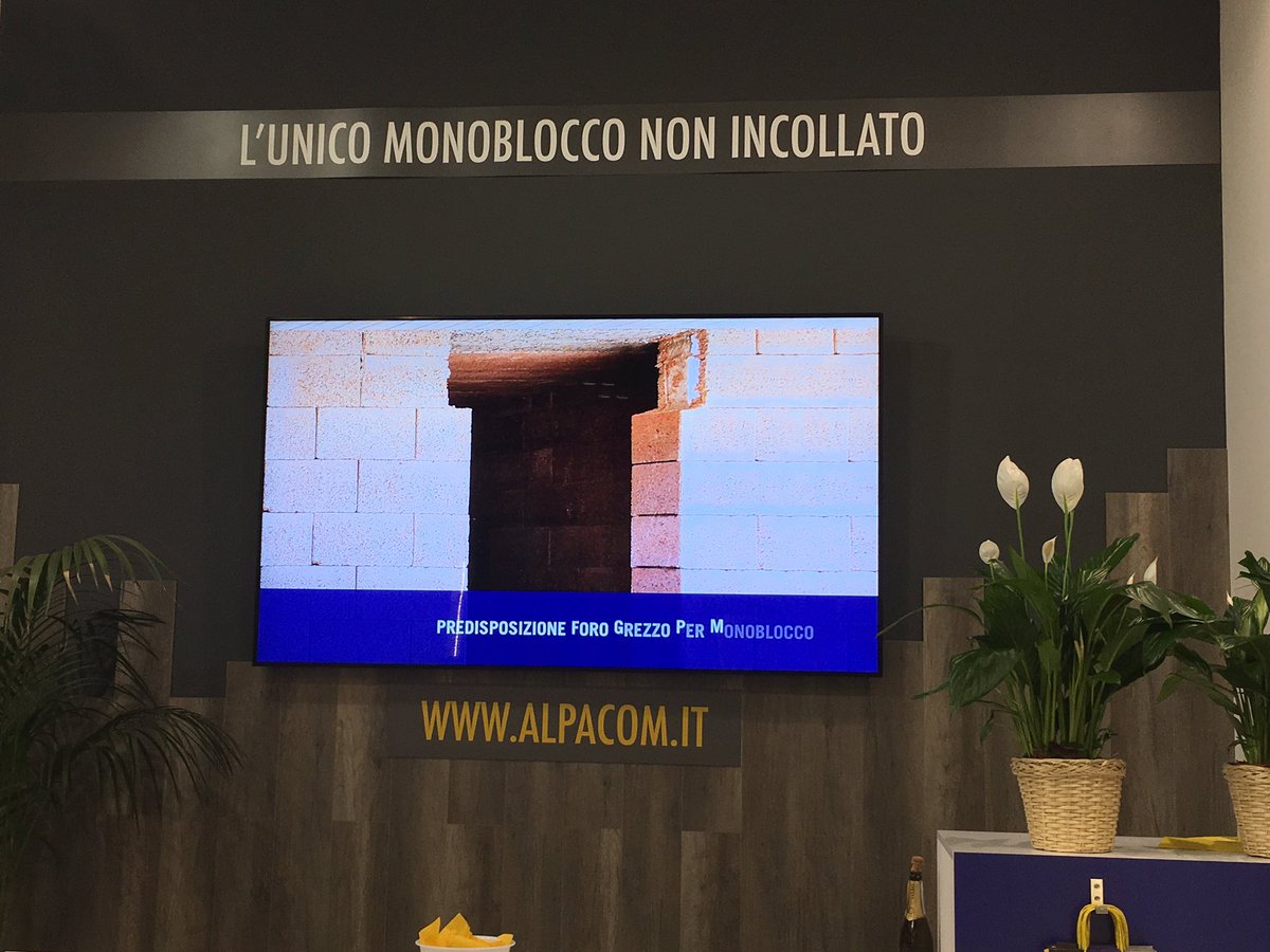 azedilizia4u's tweet photo. Fiera #Milano #Made #alpacom presente #monoblocchi #tapparelle #scuri #azconsulenze #presente https://t.co/FjH0TPoWoy