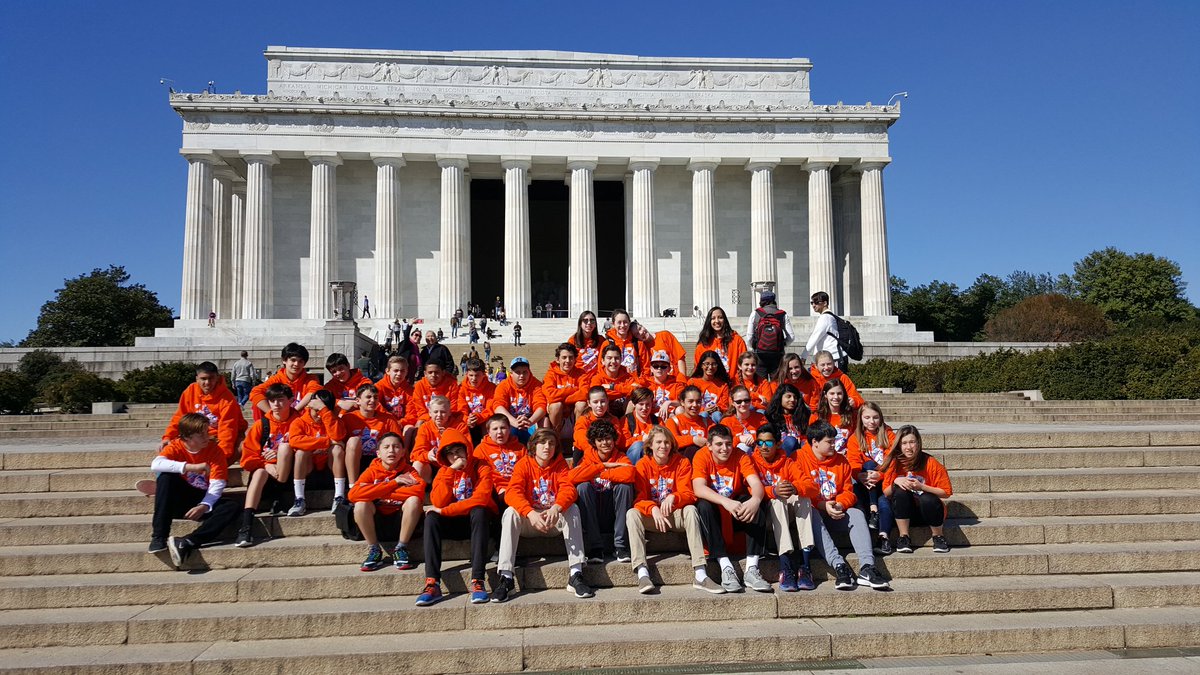 Bus 3 at Lincoln Memorial #dcmavs2017 @dcmavs2017