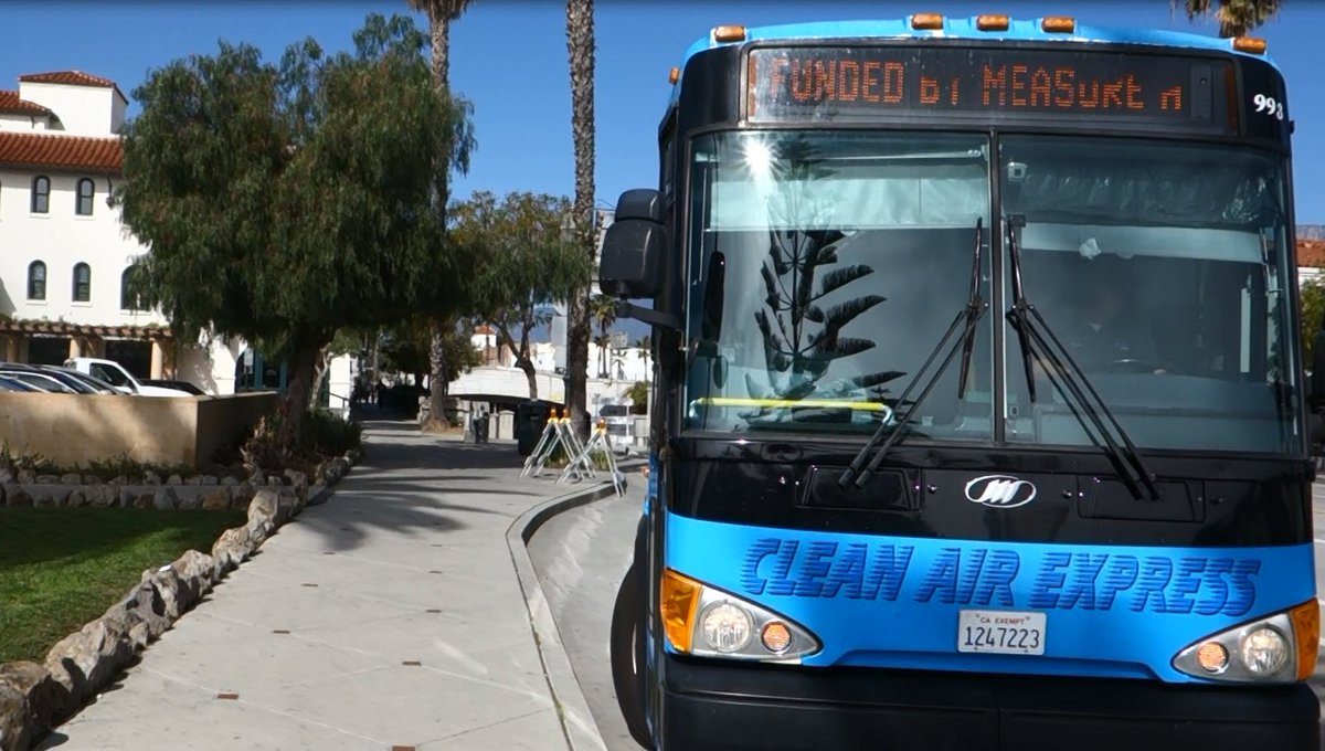 sbcarfree's tweet photo. Have you hopped on #CleanAirExpress Saturday service? It offers round trips between SB &amp; the Santa Ynez Valley! https://t.co/CExgKpiB6E https://t.co/GQhLJ051Tf