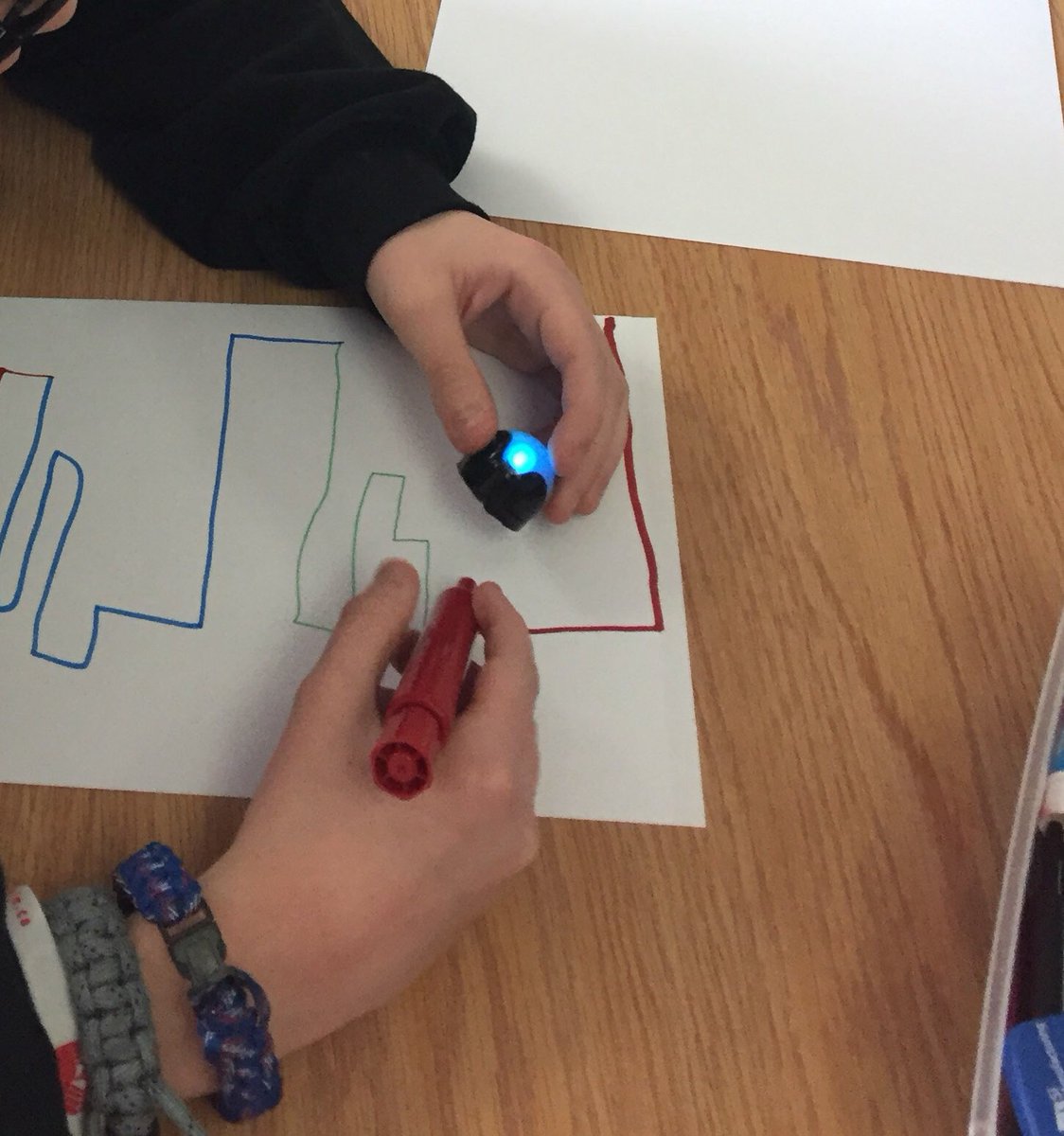 Mrs_A_Pimentel's tweet photo. Our @JKEschool gifted kids loved the @OZOBOT and Cubelets @LangleySchools #walnutcode https://t.co/lWnd9MgywG