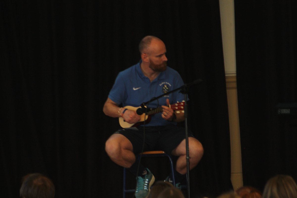 Redhill_School's tweet photo. £150 raised today! Thanks to all pupils who took part today and to Mr Field for demonstrating his skill with the ukulele! #RGTalent https://t.co/UZPBkYyyK9
