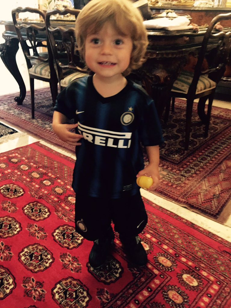giampi32's tweet photo. @Inter buon compleanno. Unico grande amore... #inter109 #persempreinsieme #tiamo #ForzaInter https://t.co/FIn7GnNQD8