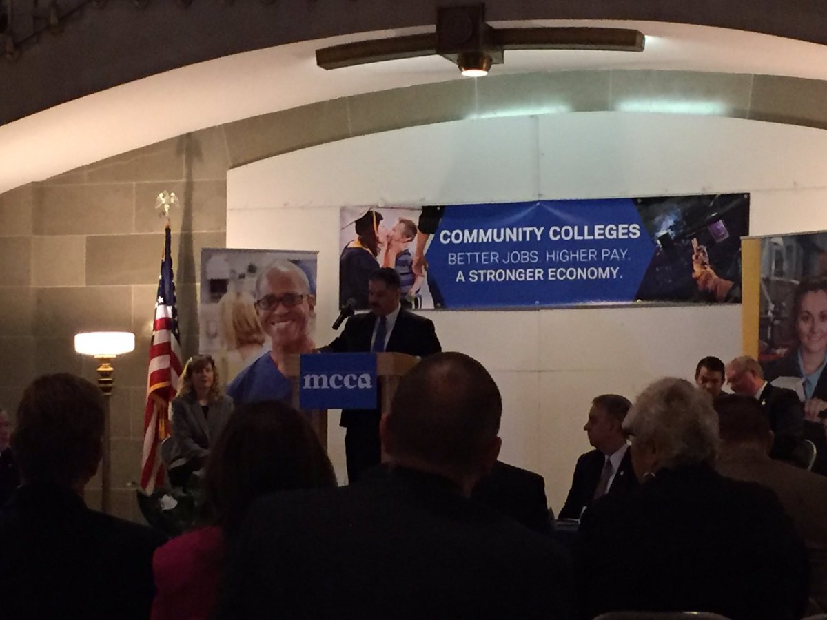 mcca_will's tweet photo. I'm at a press conference for an exciting #workforce announcement from @MCCATweet and Missouri's amazing community colleges! https://t.co/NJsrFAAr7g