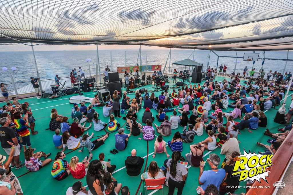 TheRockBoat's tweet photo. TBT || Music with a view... #therockboat https://t.co/yMgxXFDdkT