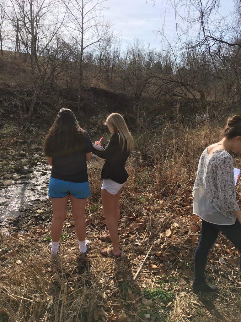 MrBrownsPhysics's tweet photo. Physics has escaped the walls of MV! #thegreatoutdoors #JagPhysics #Flowinglikeelectrons https://t.co/PXptqAarmf