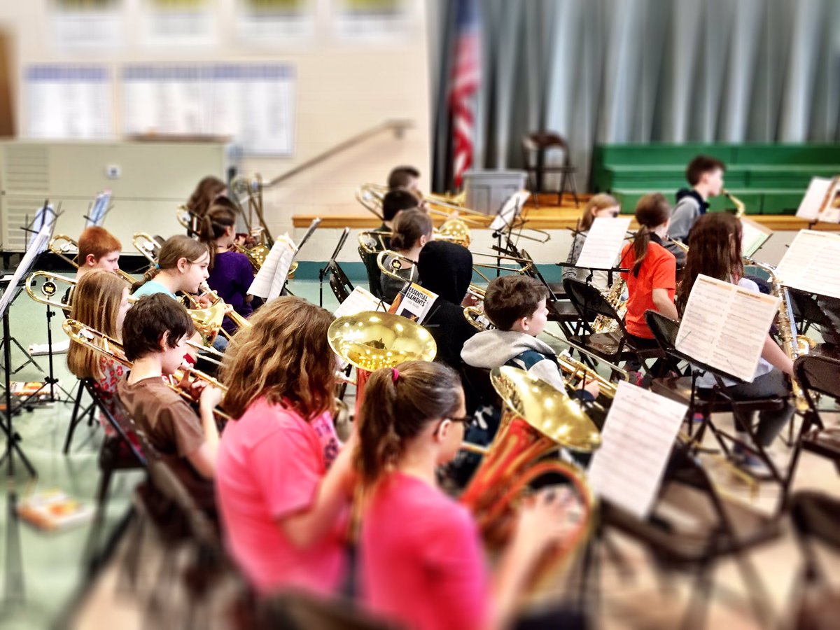 BASDElemBand's tweet photo. Jr. Band had a great rehearsal at GES this morning! They sounded great on Hard Rock Blues and Jester Dance! #basdpride #makeajoyfulnoise https://t.co/vxpNpaDWvj