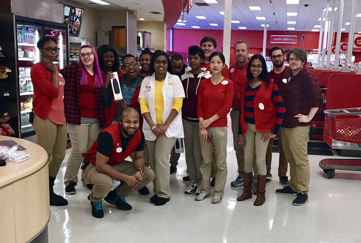 jeanlarrouxiv's tweet photo. @Target partnership with @cvspharmacy is STRONG at T2474💊💉🛒 @TargetRalphie @wheelerdawg @ryandungy https://t.co/5lvAQZb1GF