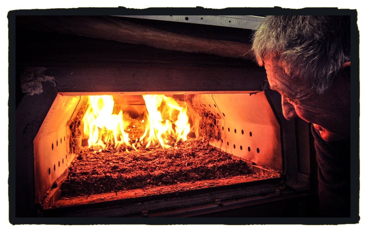 ToxicShock2000's tweet photo. Biomass furnace checked by Horsell Common preservation society estate manager Paul Rimmer @getsurrey @horsell_common - story to follow! https://t.co/xwmDQdEBL3