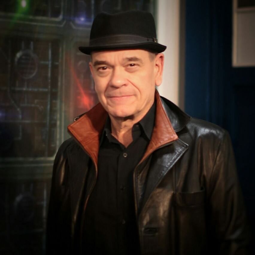 orgoglionerd's tweet photo. I'a doctor, not a timelord! @robert_picardo #cartoomics2017 #robertpicardo #orgoglionerd #picardo https://t.co/AJoO6qeq6O