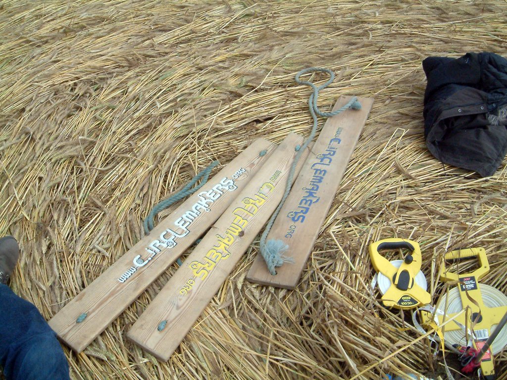 Circlemakers's tweet photo. Circles season is on the horizon. Time to break out the #Circlemakers tools of the trade... https://t.co/8cAQAkryM3 #cropcircle https://t.co/ynJ1nmTSGo