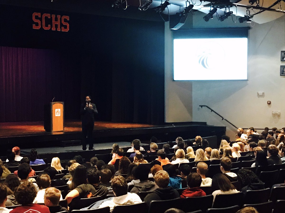 R_Mahaney's tweet photo. @MrDavidJohns helping guide our students @GreatDay2BAHawk  #engagingspeaker #vcswonderfullife #vcsspirit #teachthebabies https://t.co/IygU73fRNW