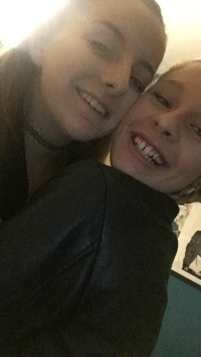 _sananaas's tweet photo. Dit meisje betekend zoveel voor mij ❤ https://t.co/zDBLJ6YoaE