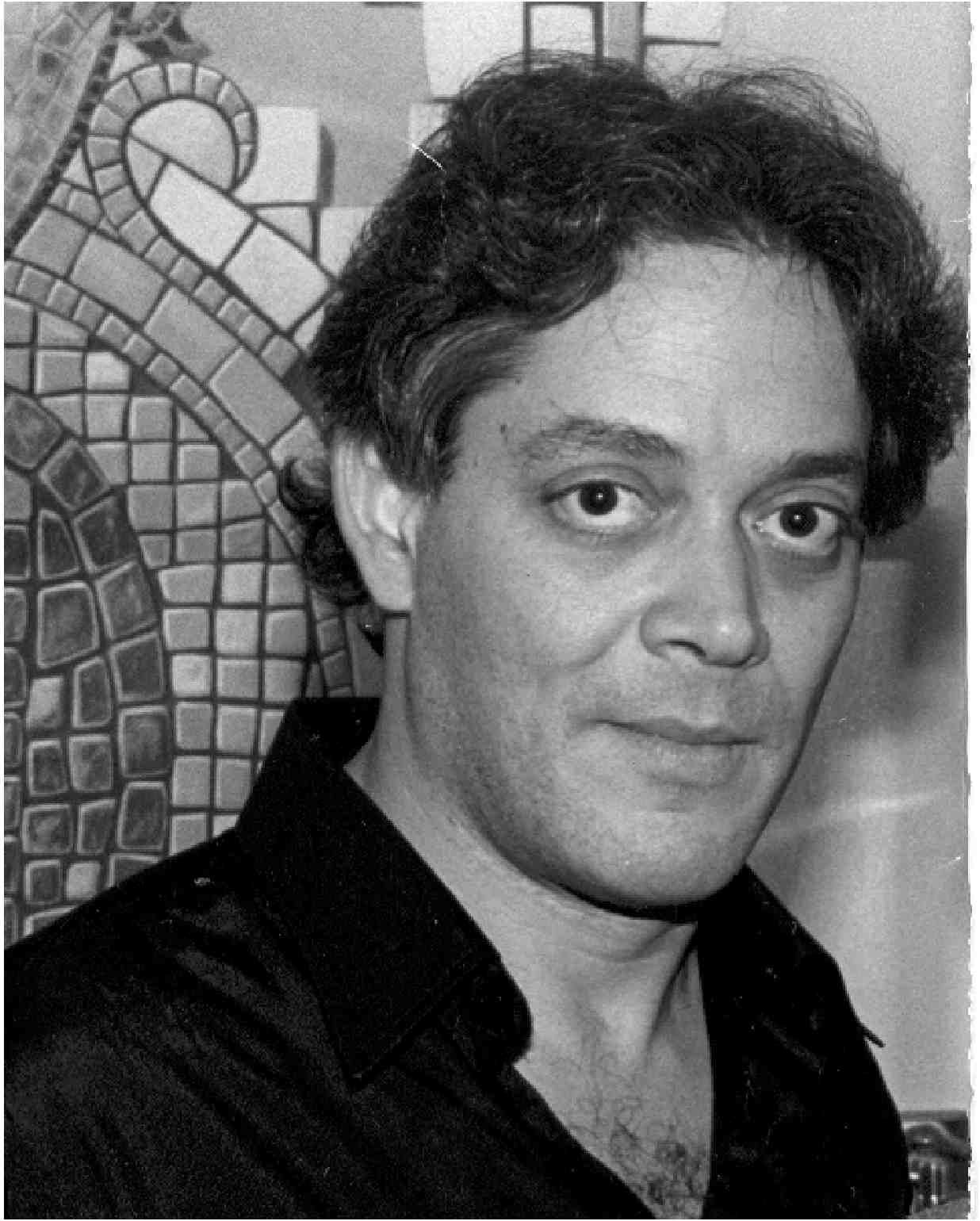 Such a ubiquitous actor in the 80s & 90s. Gone too soon. Happy Birthday, Raul Julia. 