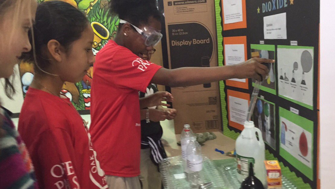 sgarci38's tweet photo. OFE's awesome Science Fair!! @WilliamsLabOFE #Science #OFE https://t.co/PzRrkNkp8B