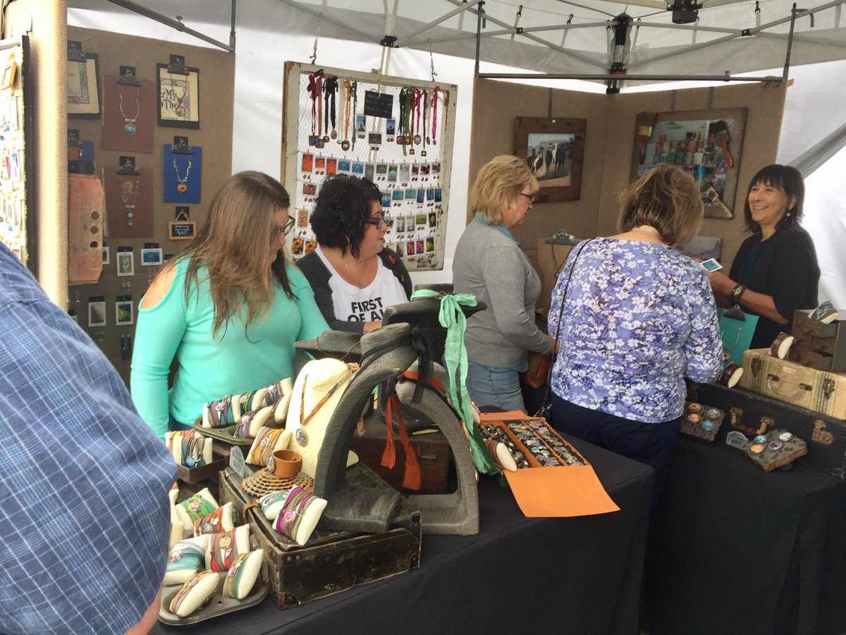 RanchoSolanoAZ's tweet photo. A great weekend for fine arts and crafts! Be sure to come out to @RanchoSolanoAZ this weekend for #uncommonmarkets! https://t.co/sqCZq1qWFS