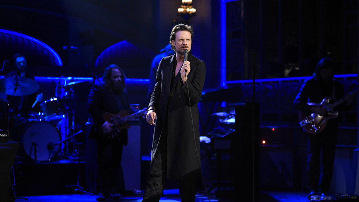 NoiseyMusic's tweet photo. Can Father John Misty help save us from our technology-driven hell-state? https://t.co/nhpywk1zzX https://t.co/n08HpkoQxs