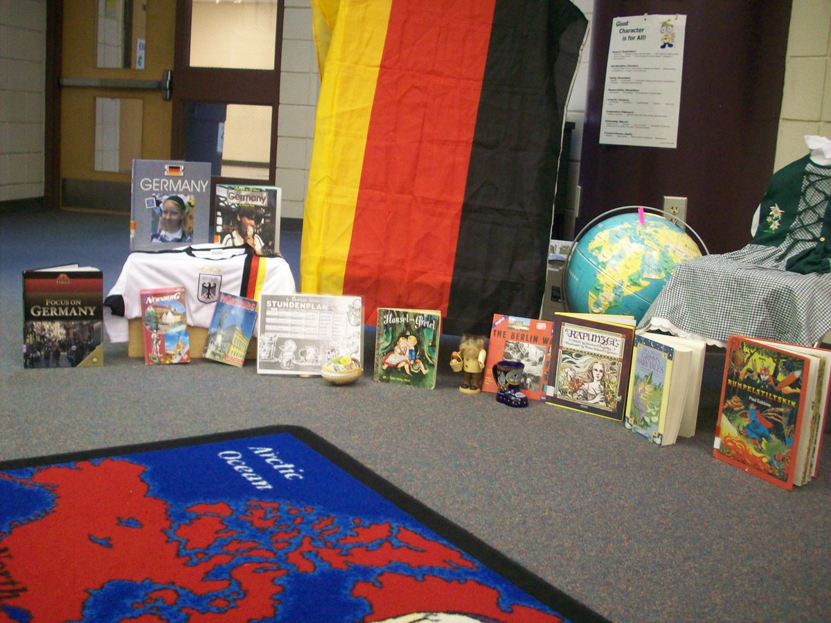 SandridgeEl's tweet photo. In the media center a tour of Germany begins with Fairy Tales including castles, magic, and good vs evil, and ends with happily ever after https://t.co/yx9bc0jxC1