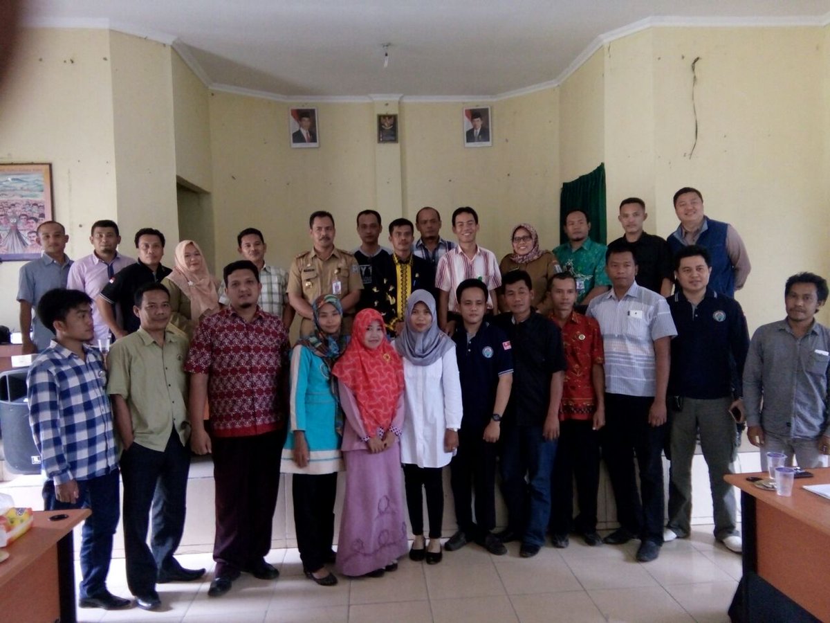 mrizapahlevijo1's tweet photo. Rakor P3MD bersama TA,PD,PLD,Kadis PMK dan ketua DPRD way kanan https://t.co/olmMBkiwSi