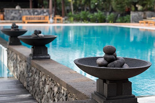 HaywardPool's tweet image. Do you want to create a special #pool environment at #home? Follow the link to learn what it takes: hywd.co/rBPp308RcCW