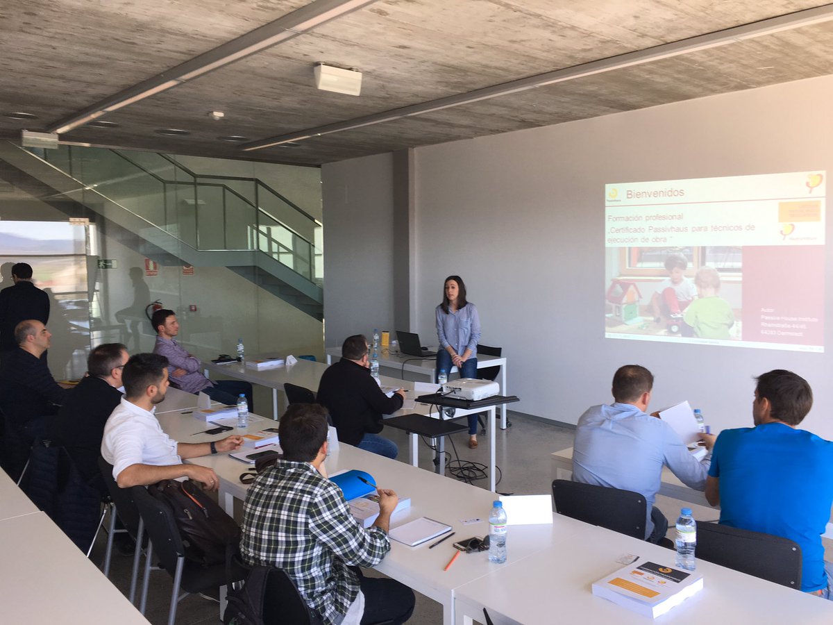 Se inicia el primer curso oficial de #passivhaus tradesperson en #Andalucía enhorabuena a nuestros primeros alumnos