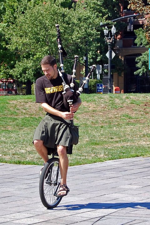 TheUnipiper's tweet photo. From an ancient time before man discovered fire - #Unipiper circa 2009 #TBT #KeepPortlandWeird #MakePortlandWeirdAgain #Portland #PDX https://t.co/ebJfBrZ7R2