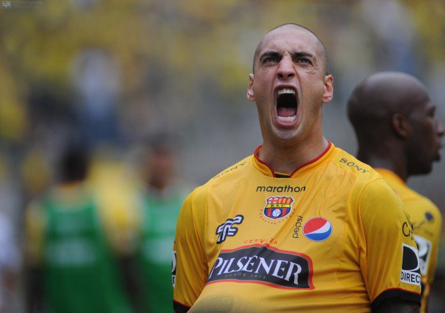 futbolecuador's tweet photo. Chequeos a domicilio. Ariel Nahuelpan superará las pruebas médicas con #BSC en Brasil https://t.co/nwDQ4evsPy https://t.co/BNSoU3VYD5