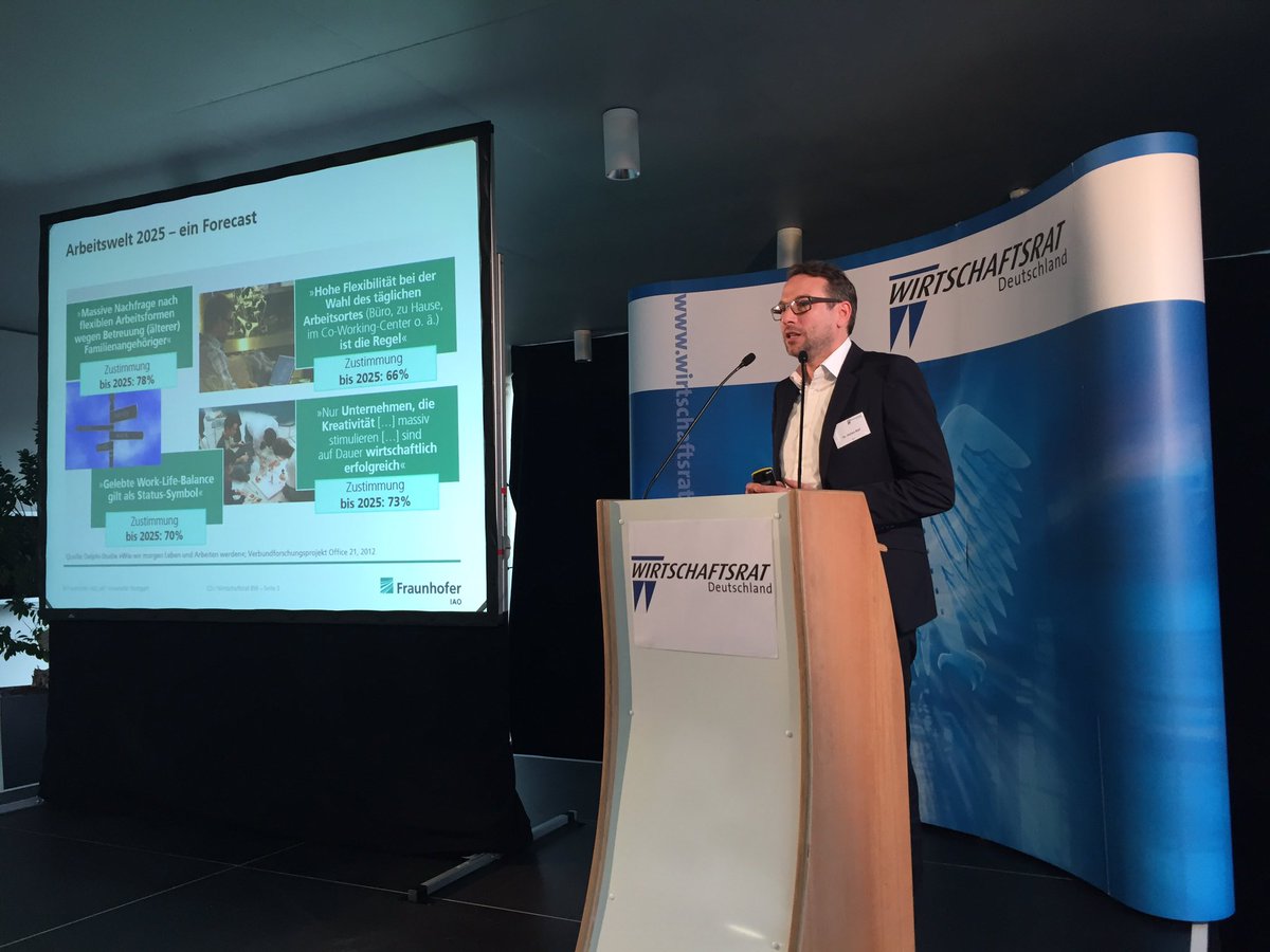 wratbw's tweet photo. Jetzt InnoForum: "Wunsch nach flexiblem Arbeiten bei allen #Generationen", sagt Stefan Rief vom @iaostuttgart #wrat #NewWork https://t.co/ptiqL3vDbe
