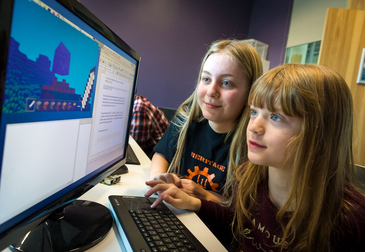 RochdaleCouncil's tweet image. 'Celebrating all things digital in Rochdale' @HackerHeritage look back at #RDFest17 Read their blog: ow.ly/wJ4i309KsCH