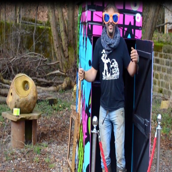 WorldSmallClub's tweet image. Great to catch up with @andyksheffield this morning for @BBCSheffield at the Worlds Smallest Mobile Nightclub