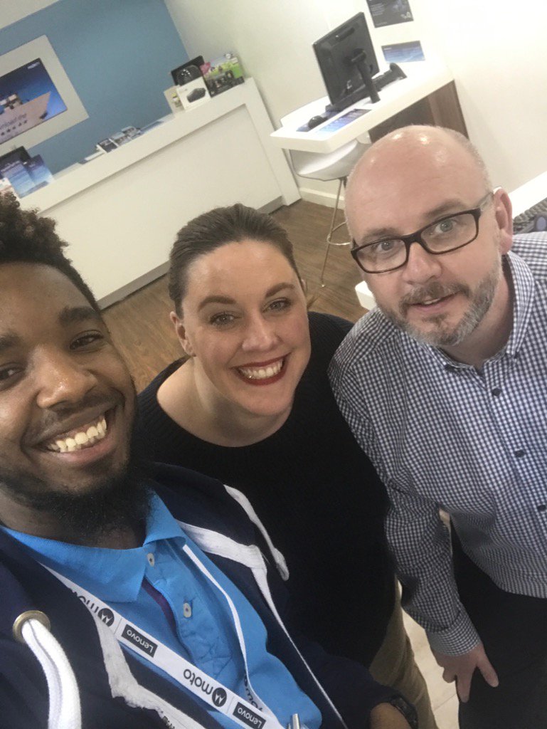 JennH_HR's tweet photo. Our star of the week in #o2stretford for our #customerexcellence training! Well done Pedro! @MIDComms2 https://t.co/gRKvXr3vxx