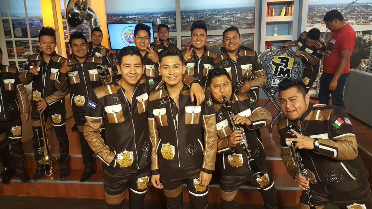 RafaelMontiel1's tweet photo. A instantes de que @bantierramojada salga al aire en @TuCiudad_Es de @Capital_21 #UnaEnUnMillón @TEREAGUILERAH https://t.co/5A9EVy5Sne