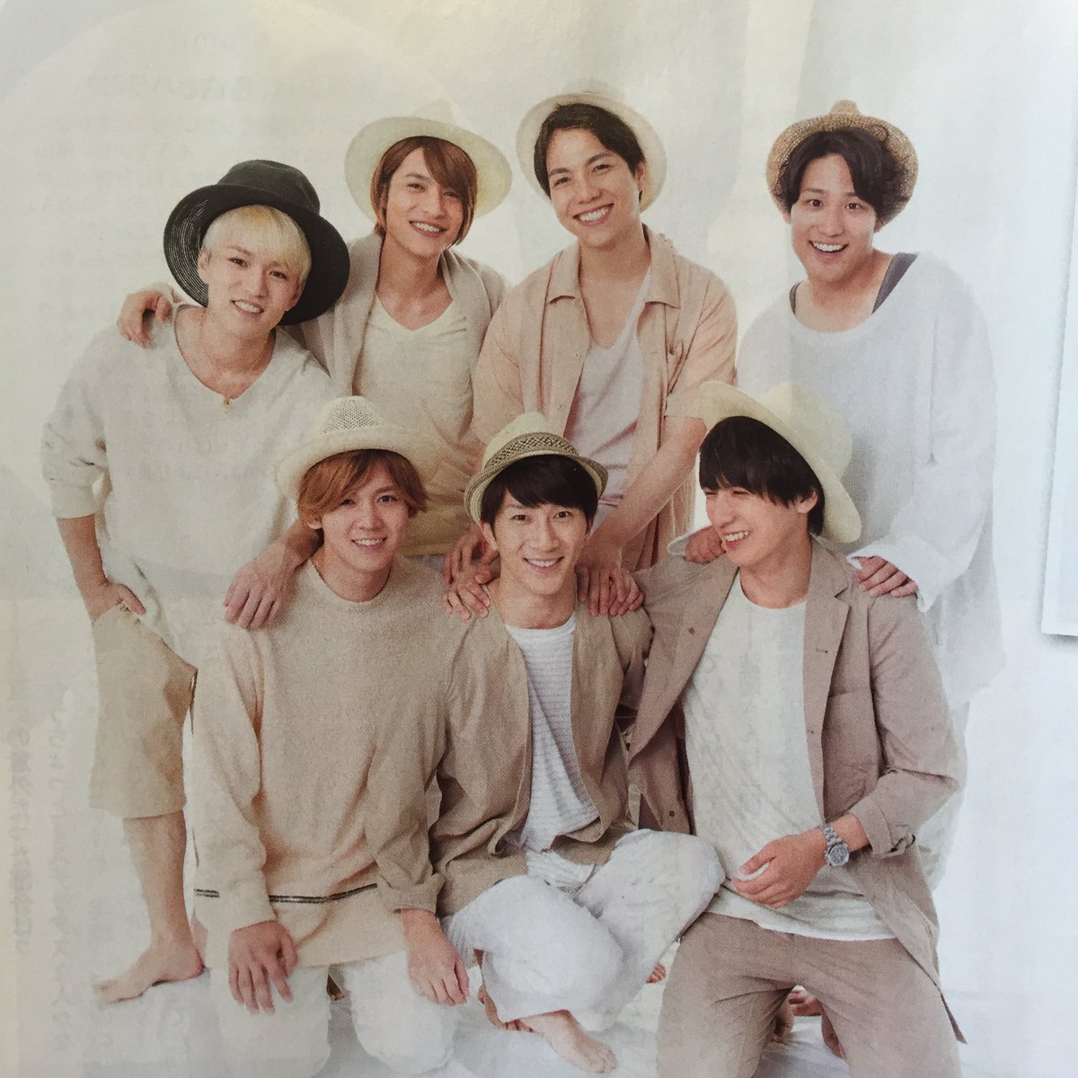 5261K's tweet photo. 一人だけカメラ目線じゃない
一人だけお辞儀するの遅い
一人だけお辞儀するの逆にはやい
一人だけ真剣な眼差しをおくってる

そーゆーところが
かわいいくて好きなんだよなー💙

#共感したらRT https://t.co/jorciS23Z2