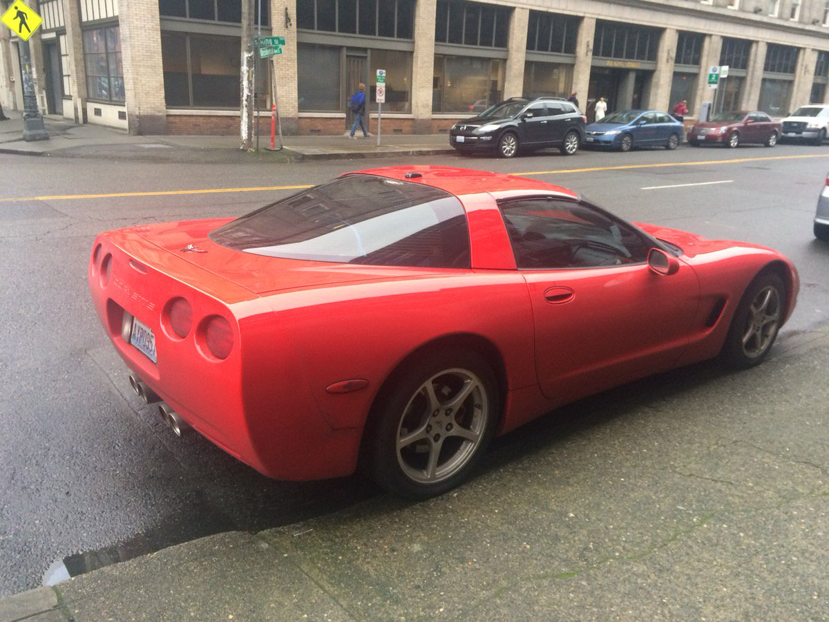 _ceciliafm's tweet photo. Really hope the driver wears a raspberry beret #purplegoals https://t.co/jPQIaNfffQ