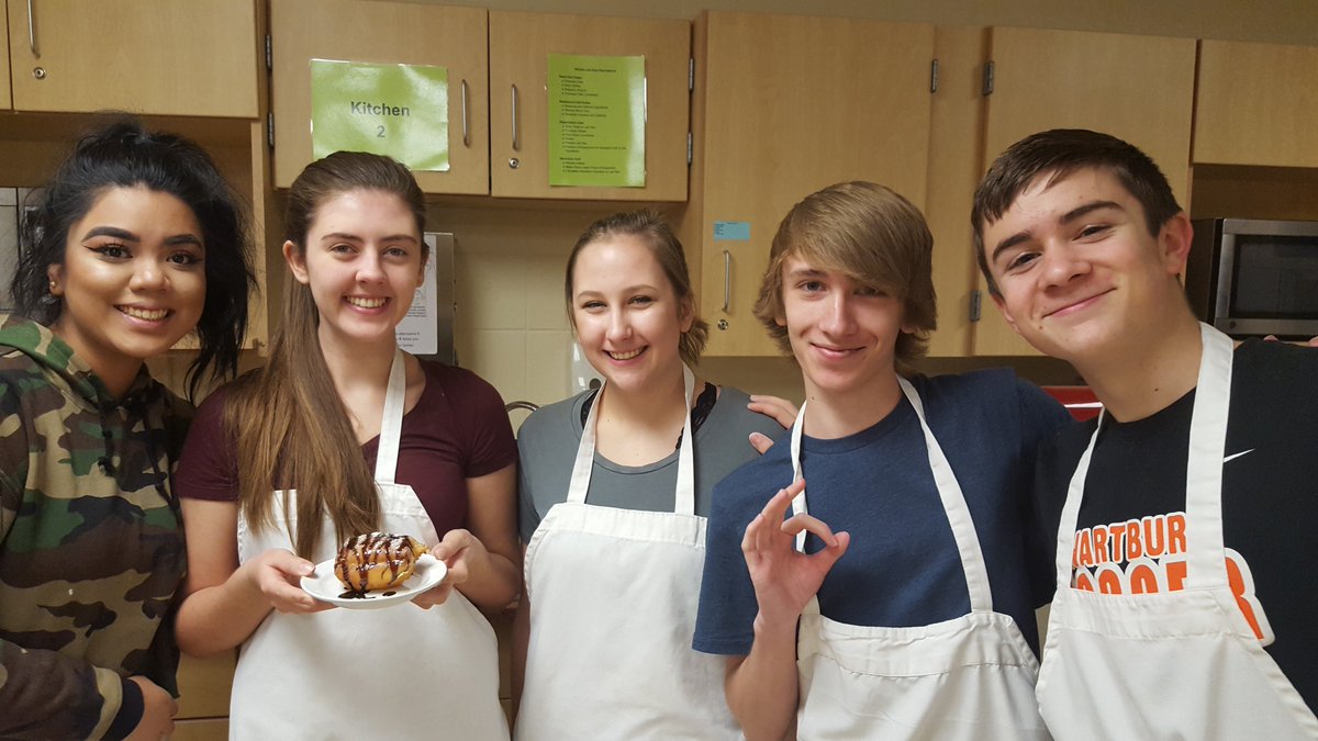 MissSavitski's tweet photo. Culinary Arts II used a new method of baking today: Frying. #beignets4days #yeastbreadunit π© https://t.co/5Ud9vqtcWL