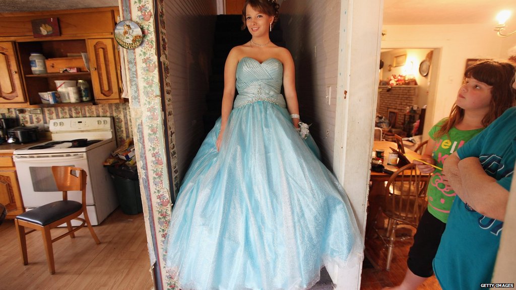 BBCWorld's tweet photo. US school's prom dress guidelines condemned for body-shaming  

https://t.co/ukAO1bQczS https://t.co/VbXmisGkIj