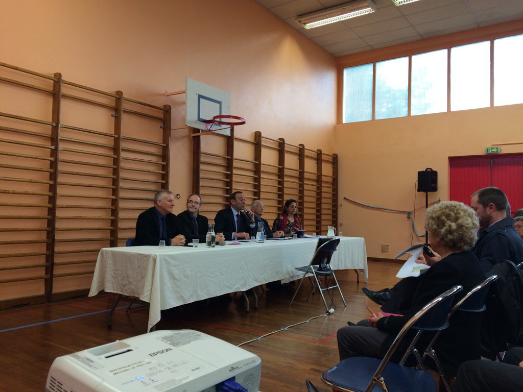 MairieDeVannes's tweet image. Ouverture de La Réunion de quartier nord-gare en présence de #davidrobo et de ses adjoints