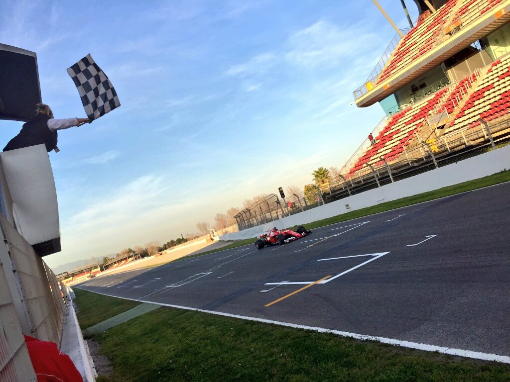 f1liveitalia's tweet photo. #ChequeredFlag ! #Seb5Vettel é il primo (Con miglior tempo della pista)! A domani con l'ultimo giorno! #F1Testing https://t.co/HANJI9bhHq