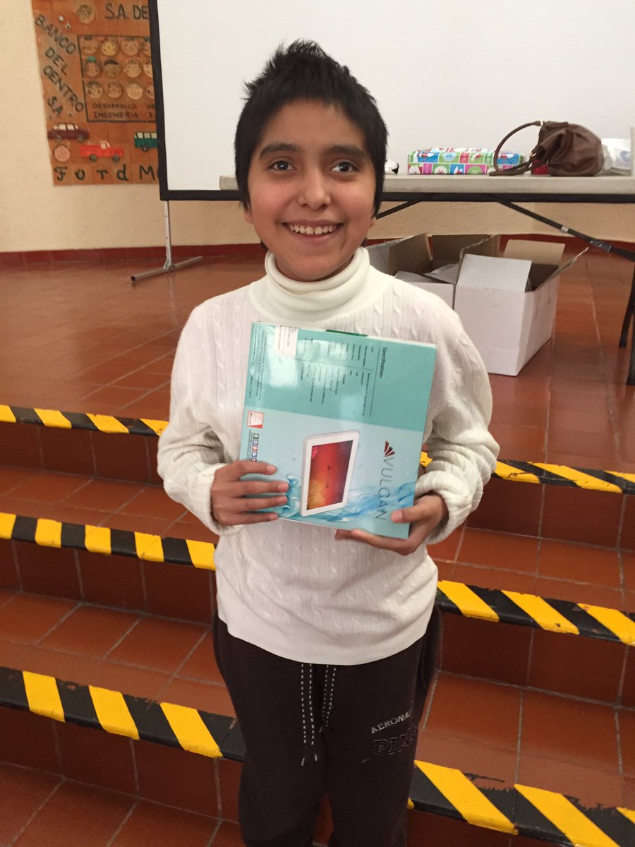 RegaleSonrisas's tweet photo. Muy bonita entrega de sueños marzo!!! https://t.co/IvgFCUyZwd
