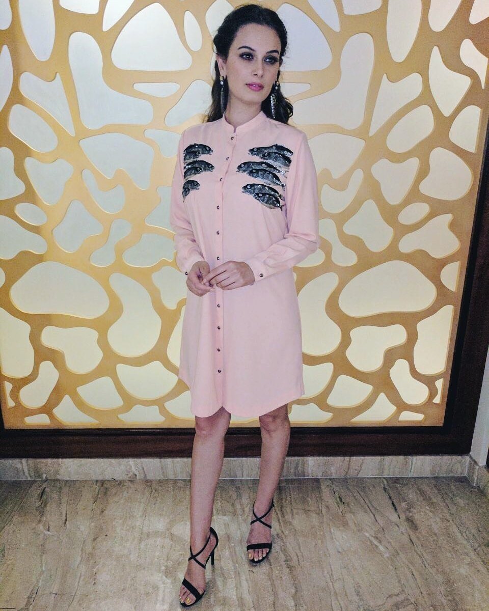 Waiting to take the stage! In #Nasik today and loving it ❤️💥🍇 #grapesoverwine #stylefile 🐠👚 <a href="/shahinmannan/">SHAHIN MANNAN</a> #EvelynSharma #EvelynsSecrets