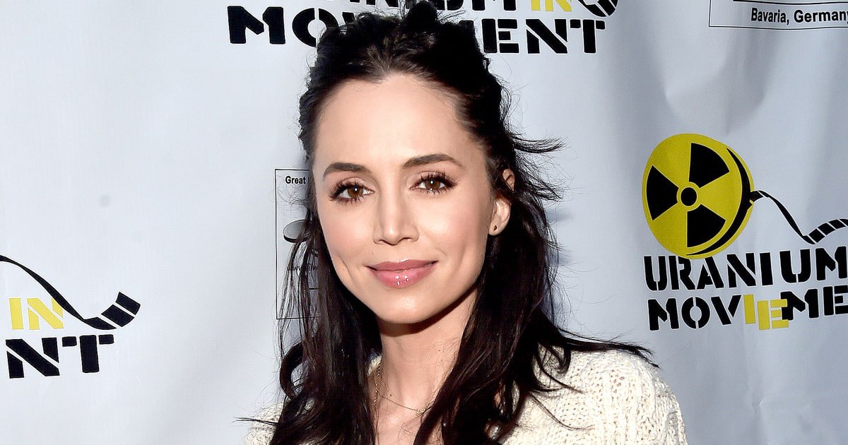 Rslnldrch's tweet photo. Eliza Dushku Reveals Battle With Alcoholism, Drug Addiction https://t.co/edZBR9Q4iZ https://t.co/MoZglydtbx