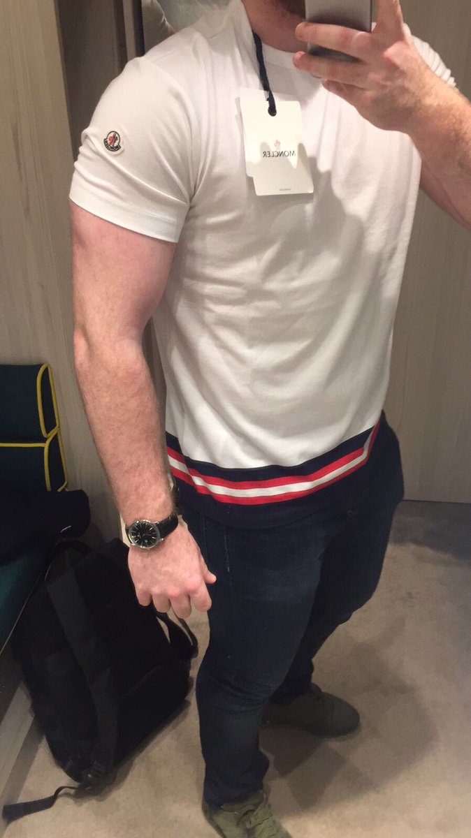 JoeSaulBaylis's tweet image. When your mate isn&apos;t sure what top to buy