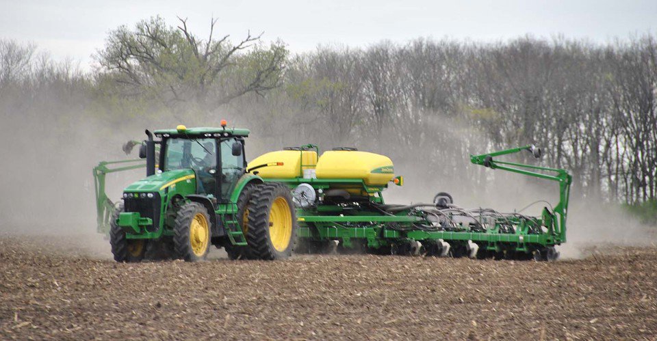 FarmFutures's tweet photo. Here’s our farm’s crop game plan for the 2017 season. #millennialmanager https://t.co/HpZkFND9th