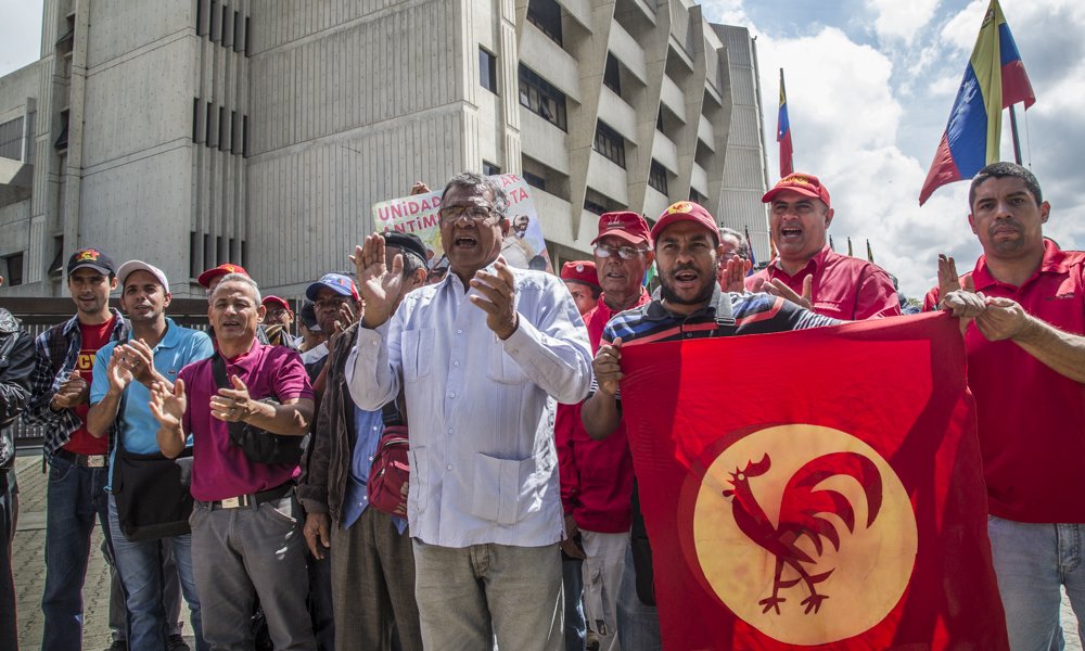 contrapuntovzla's tweet photo. Más voces rechazan ilegalización del Partido Comunista pero el CNE no da su brazo a torcer https://t.co/HeCcM0Xk2M https://t.co/lK2U5lHJkr