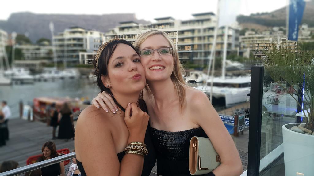 tackleconnect's tweet photo. Girls ready for @dhillswine @cwwu_sa @VistaMarinaCPT @ZomatoSA https://t.co/5VywKQIUms