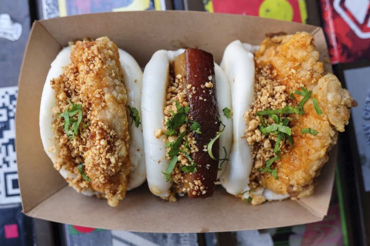 BaohausNYC's tweet photo. @TRYCAVIARNYC #FASTBITE IS BACK! GET THE 2 BIRD 1 CHAIR SPECIAL IN 15 MIN OR LESS, NYC TODAY ONLY! #BAOHAUSNYC https://t.co/Nc2EPp6vd9 https://t.co/1enY4mFz92