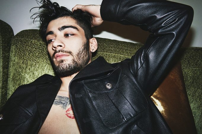 defuzemag's tweet photo. Gigi goes behind the lens to capture Zayn for Versus Versace
@GiGiHadid @zaynmalik @Versace #zayn #gigihadid #versace #defuzemag https://t.co/3cOQRQ3VLA