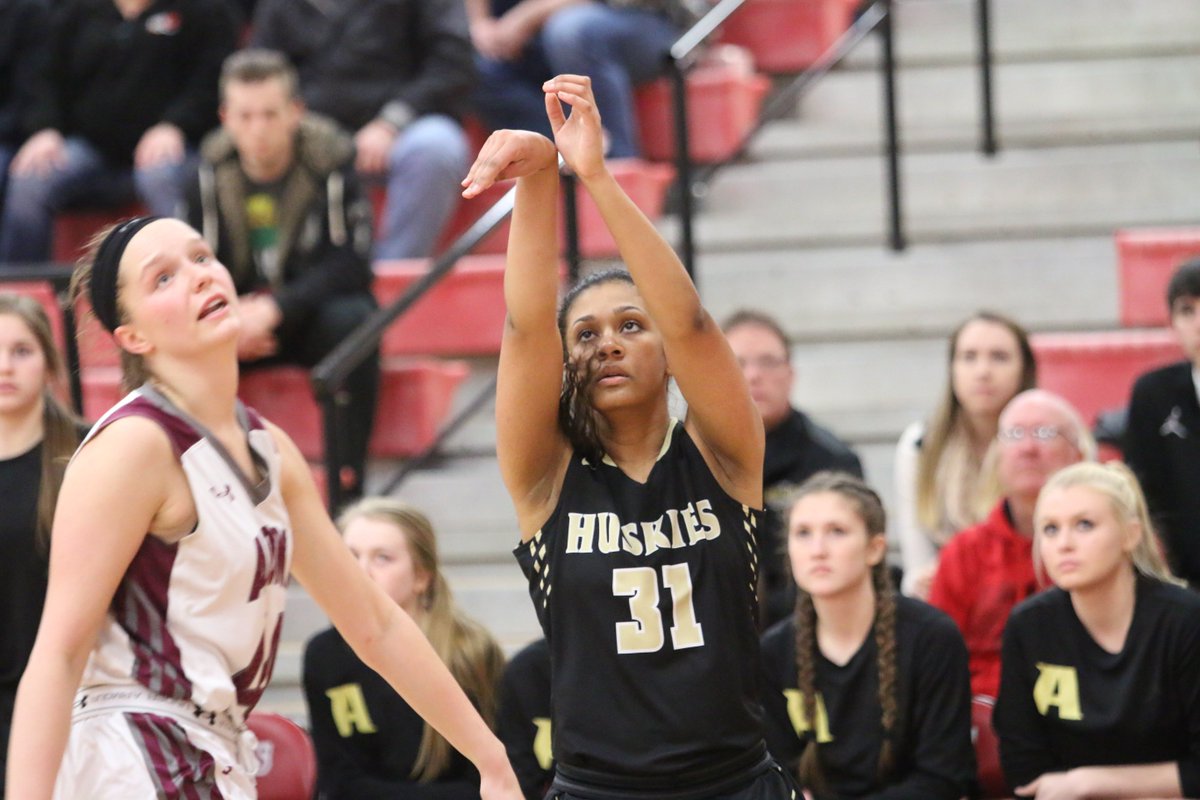 SportsABCpapers's tweet photo. .@AndoverGBB clinches a spot at state, holding on for a 46-45 win last night in the Section 7AAAA title game vs. Anoka. #ABCpreps https://t.co/Dbxjautqwd